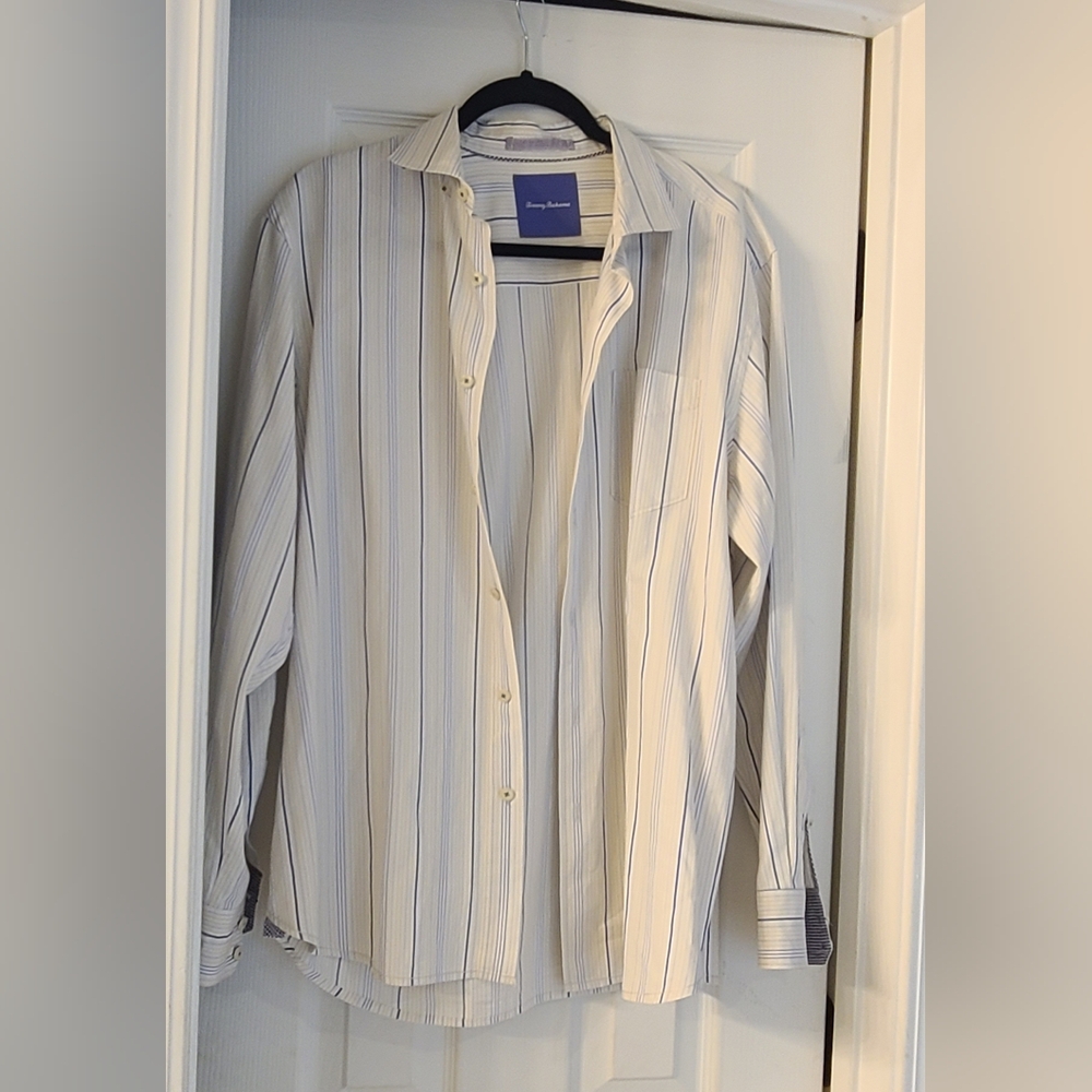Tommy Bahama Men's Large Striped Button Up Shirt